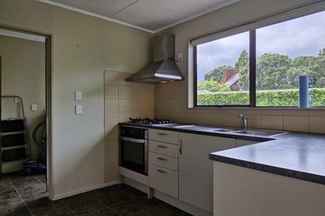 Photo of property in 1 Ambury Place, Merrilands, New Plymouth, 4312