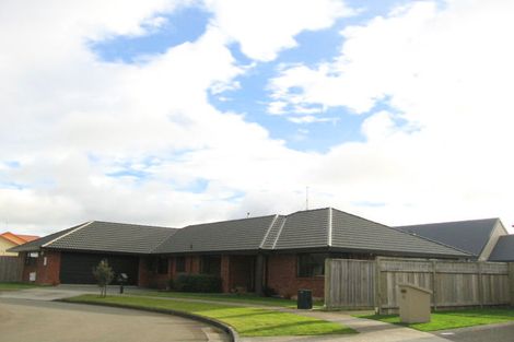 Photo of property in 21 Sycamore Crescent, Fitzherbert, Palmerston North, 4410