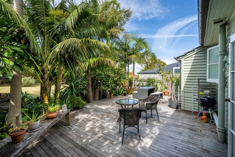 Photo of property in 15 Egremont Street, Belmont, Auckland, 0622
