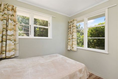 Photo of property in 77 Salford Street, Newlands, Wellington, 6037