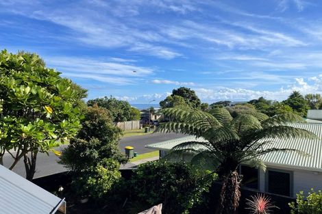 Photo of property in 15 Russell Drive, Oakura, 4314