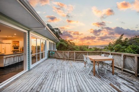 Photo of property in 12 Whiorau Grove, Lowry Bay, Lower Hutt, 5013