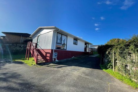 Photo of property in 2/27 Nearco Street, Randwick Park, Auckland, 2105