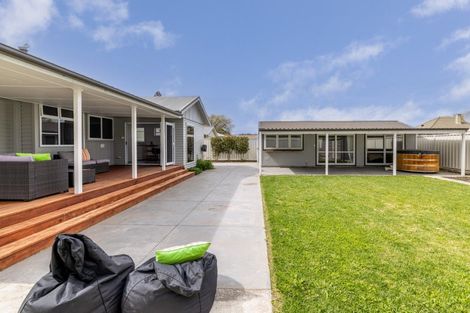 Photo of property in 39 Lipscombe Crescent, Havelock North, 4130