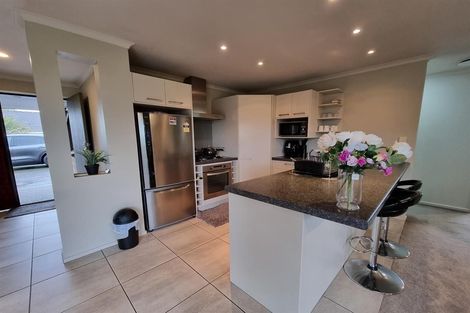 Photo of property in 23a Kelvin Road, Papakura, 2110