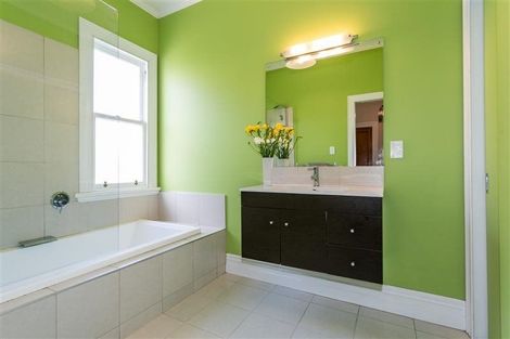 Photo of property in 33 Fitzroy Road, Bluff Hill, Napier, 4110