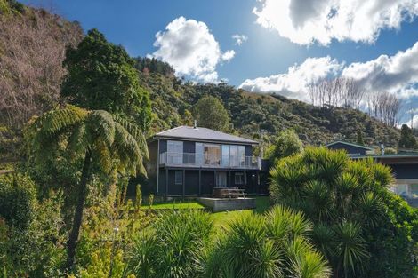 Photo of property in 85 Spencer Road, Lake Tarawera, Rotorua, 3076
