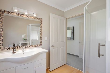 Photo of property in 10 Quadrant Heights, Paraparaumu, 5032