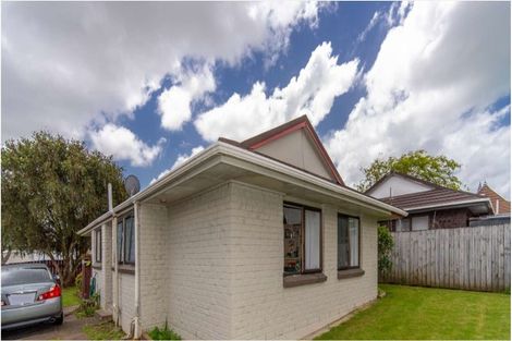 Photo of property in 2/4 Tyndrum Place, Highland Park, Auckland, 2010