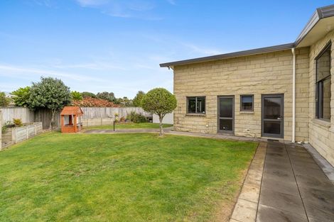 Photo of property in 11 Te Ropata Place, Waikanae Beach, Waikanae, 5036