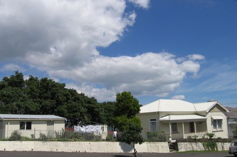 Photo of property in 141 Calliope Road, Stanley Point, Auckland, 0624