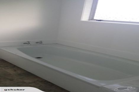 Photo of property in 1/18 Woodlands Crescent, Browns Bay, Auckland, 0630