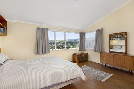 Photo of property in 5 Magdalen Street, Tawa, Wellington, 5028