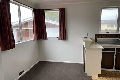 Photo of property in 9 Oak Avenue, Nawton, Hamilton, 3200