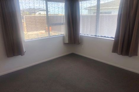 Photo of property in 18 Jasmine Grove, Maungaraki, Lower Hutt, 5010