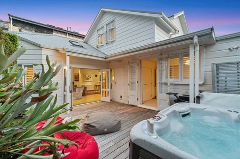 Photo of property in 11 King Edward Parade, Devonport, Auckland, 0624