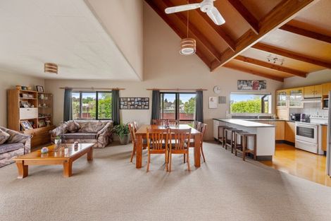 Photo of property in 22 Whiting Crescent, Greenmeadows, Napier, 4112