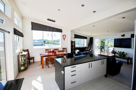Photo of property in 16 Aquila Drive, Whitianga, 3510
