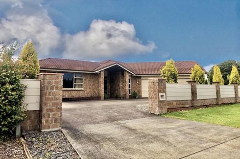 Photo of property in 2 Somerton Drive, Huntington, Hamilton, 3210