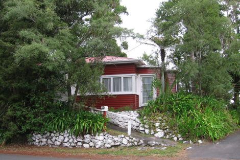 Photo of property in 9 Tanekaha Road, Titirangi, Auckland, 0604