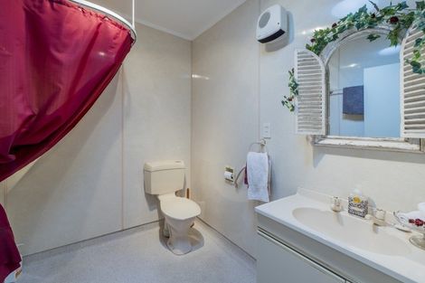 Photo of property in 50 Chester Street, Levin, 5510