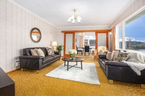 Photo of property in 39 Saint Johns Terrace, Tawa, Wellington, 5028