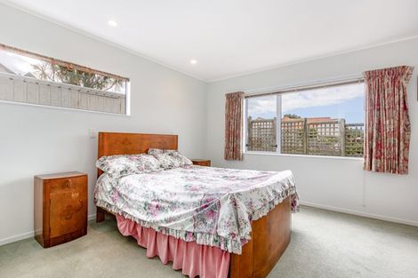 Photo of property in 17 Lakeside Villas, Whitby, Porirua, 5024
