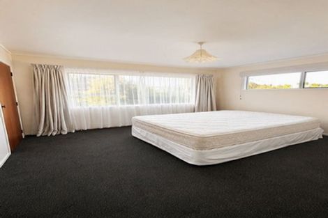 Photo of property in 11a De Val Drive, Titirangi, Auckland, 0604