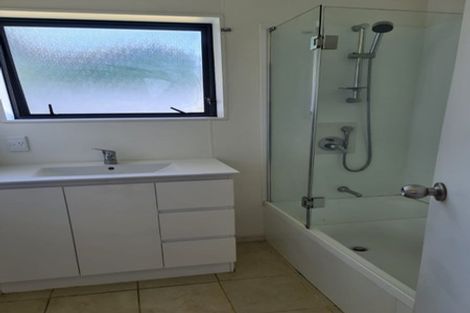 Photo of property in 133a Clevedon Road, Papakura, 2110