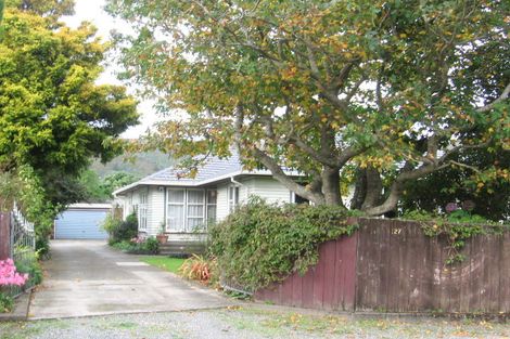 Photo of property in 127 Cambridge Terrace, Fairfield, Lower Hutt, 5011