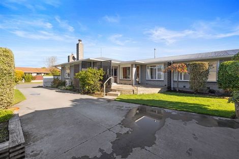 Photo of property in 16 Rosedale Place, Avonhead, Christchurch, 8042