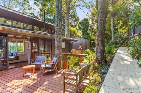 Photo of property in 10 Rangiwai Road, Titirangi, Auckland, 0604