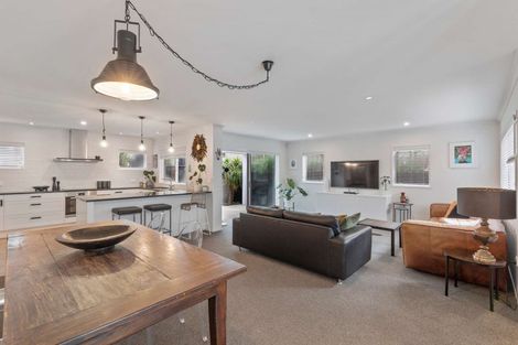 Photo of property in 351b Oceanbeach Road, Mount Maunganui, 3116