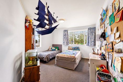 Photo of property in 15 Woodford Heights, Havelock North, 4130