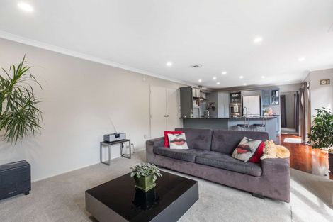 Photo of property in 38 Baltersan Drive, Flat Bush, Auckland, 2016