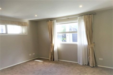 Photo of property in 27 Momona Road, Greenlane, Auckland, 1051