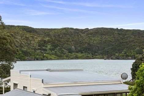 Photo of property in 8 Wallis Street, Raglan, 3225