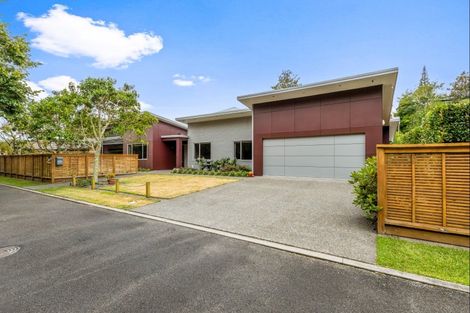 Photo of property in 58d Gilbert Street, New Plymouth, 4310