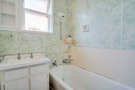 Photo of property in 6 Auburn Avenue, Upper Riccarton, Christchurch, 8041