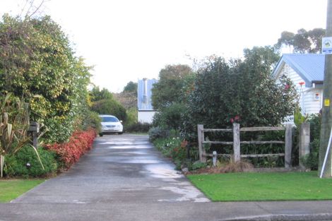 Photo of property in 4a Kowhai Grove, Waikanae, 5036