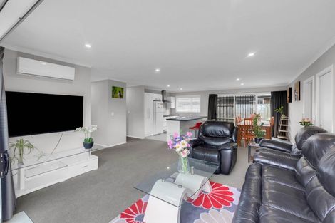 Photo of property in 17 Teatree Close, Huntington, Hamilton, 3210