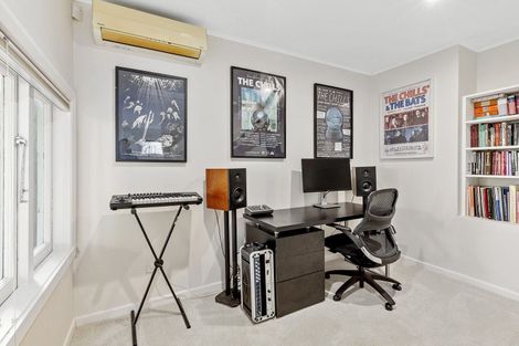 Photo of property in 28 Tavistock Road, Melrose, Wellington, 6023