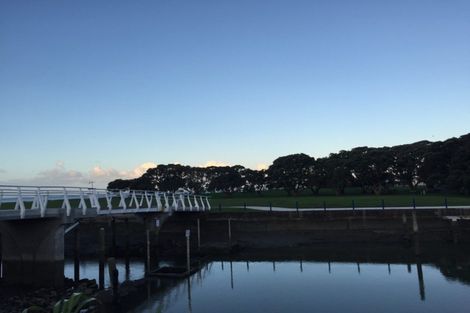 Photo of property in 2/27 Commodore Parry Road, Castor Bay, Auckland, 0620