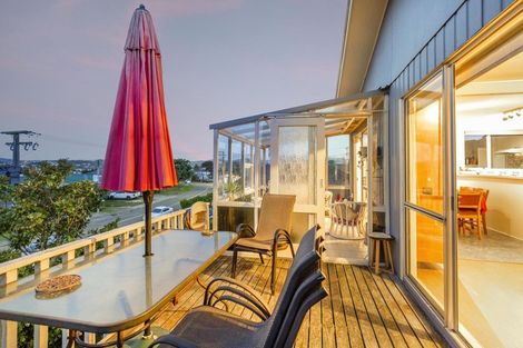 Photo of property in 44 View Road, Titahi Bay, Porirua, 5022