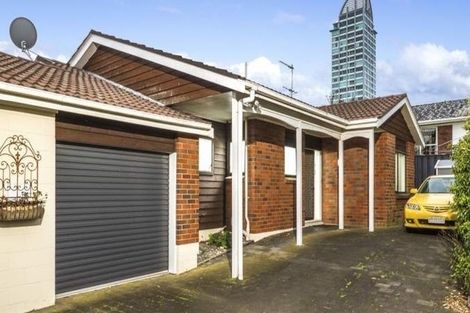 Photo of property in 29 Sycamore Drive, Sunnynook, Auckland, 0620