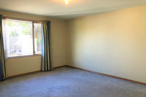 Photo of property in 52 Blue Gum Place, New Brighton, Christchurch, 8083