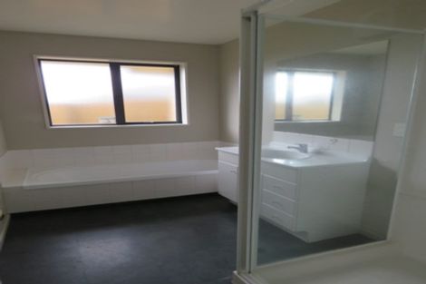 Photo of property in 6 Sheraton Place, Redwood, Christchurch, 8051