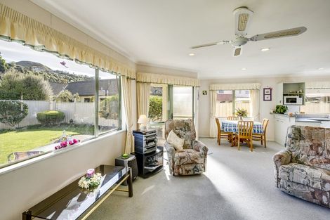 Photo of property in 17 Pukekura Place, Taradale, Napier, 4112