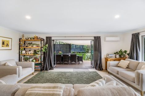 Photo of property in 9 Riverside Way, Amberley, 7410