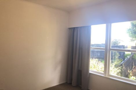 Photo of property in 1/36 Girrahween Drive, Totara Vale, Auckland, 0629